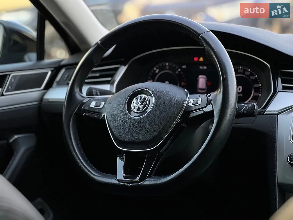 2016 Volkswagen Passat - мініатюра 16