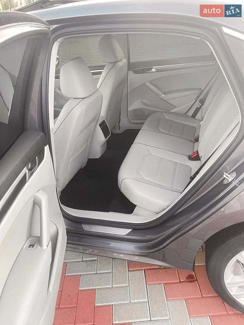 2018 Volkswagen Passat - мініатюра 11