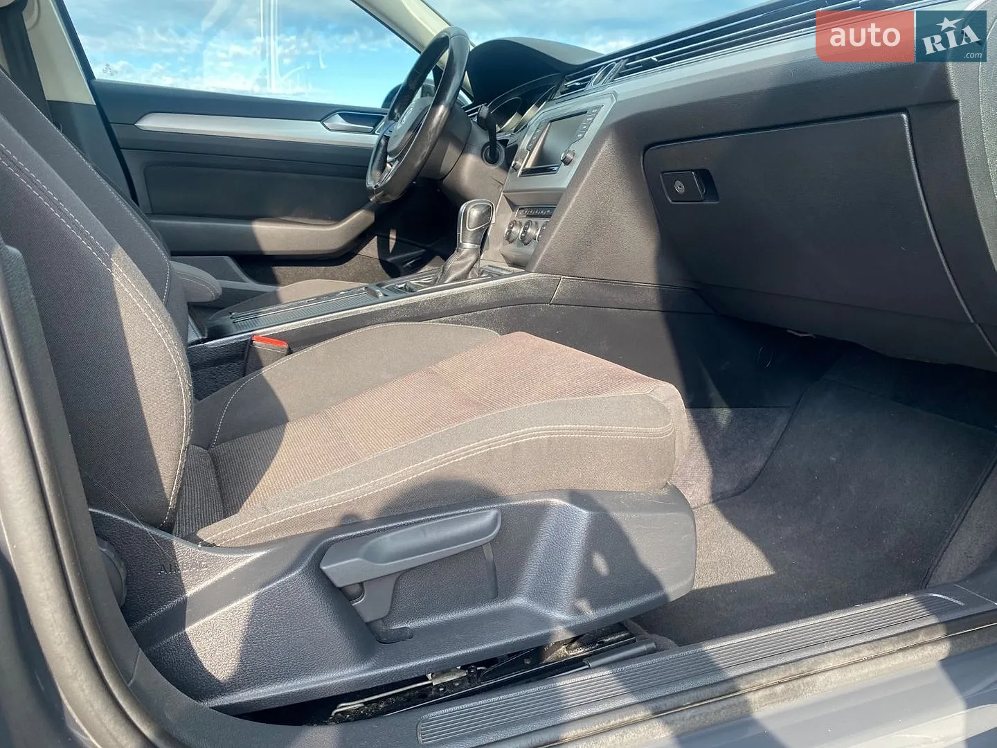 2017 Volkswagen Passat - мініатюра 42