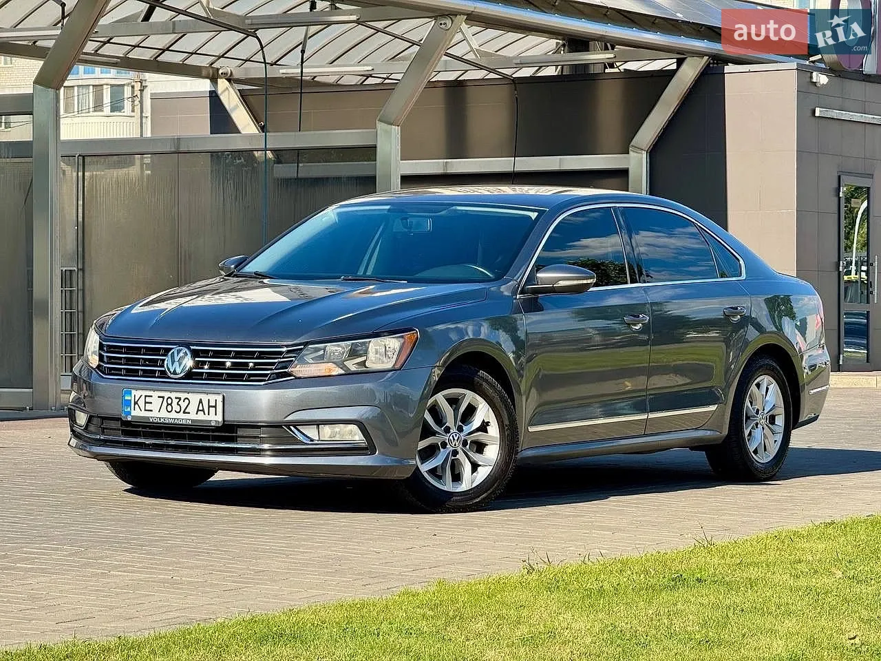 2016 Volkswagen Passat - фото 1