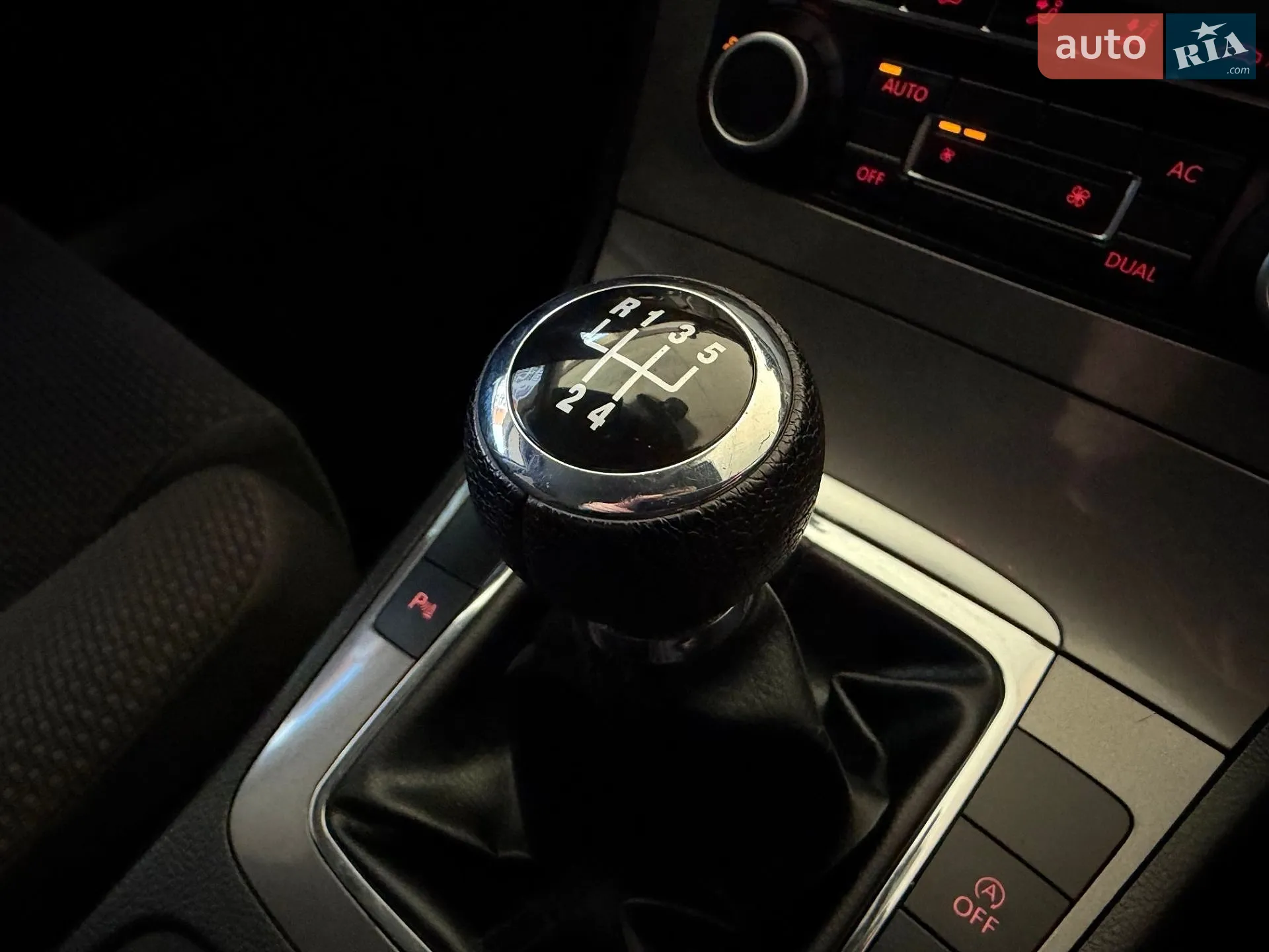 2010 Volkswagen Passat - мініатюра 33