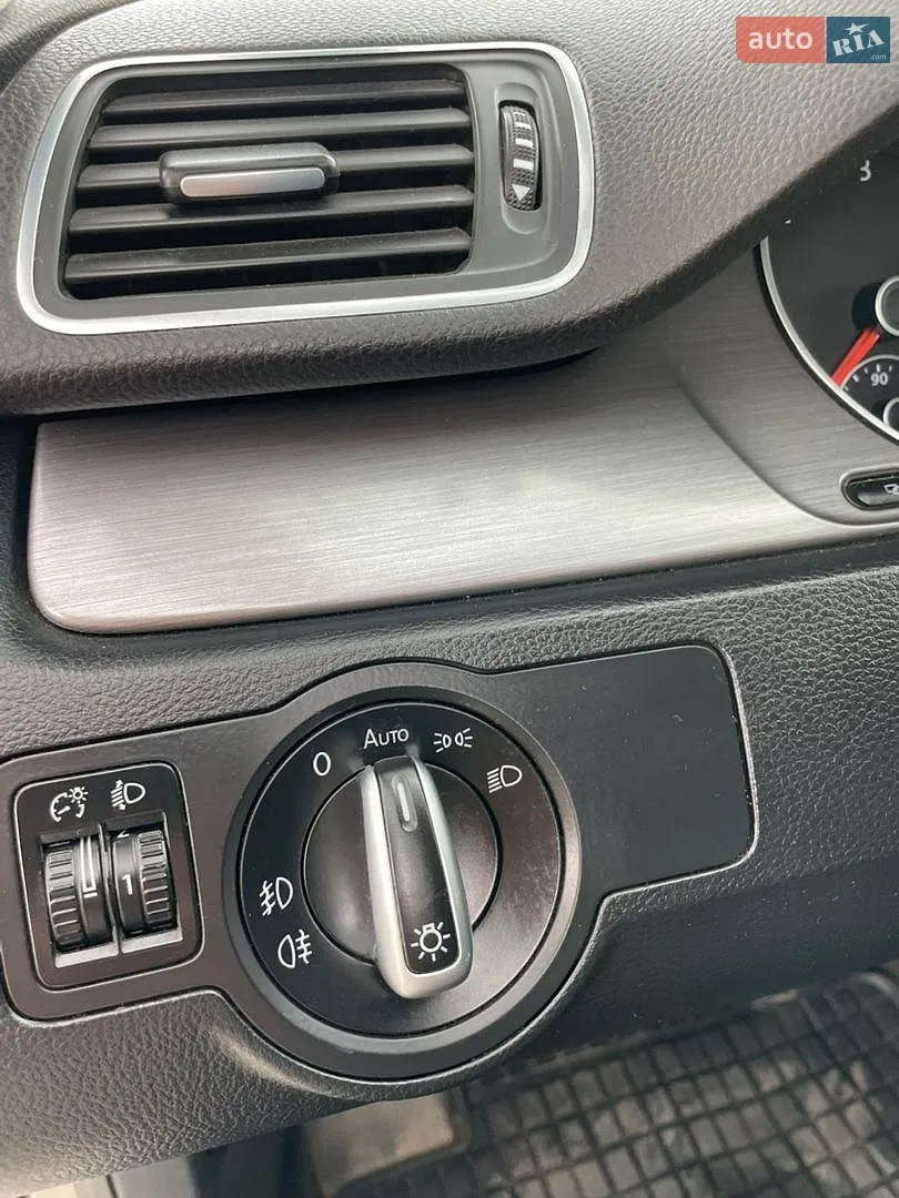 2012 Volkswagen Passat - мініатюра 22