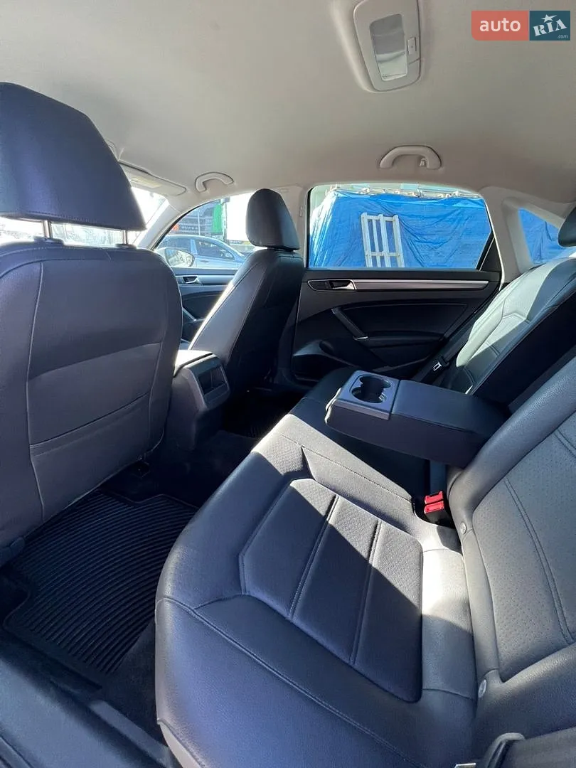 2016 Volkswagen Passat - мініатюра 28