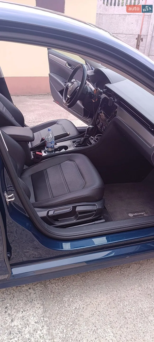 2020 Volkswagen Passat - мініатюра 9