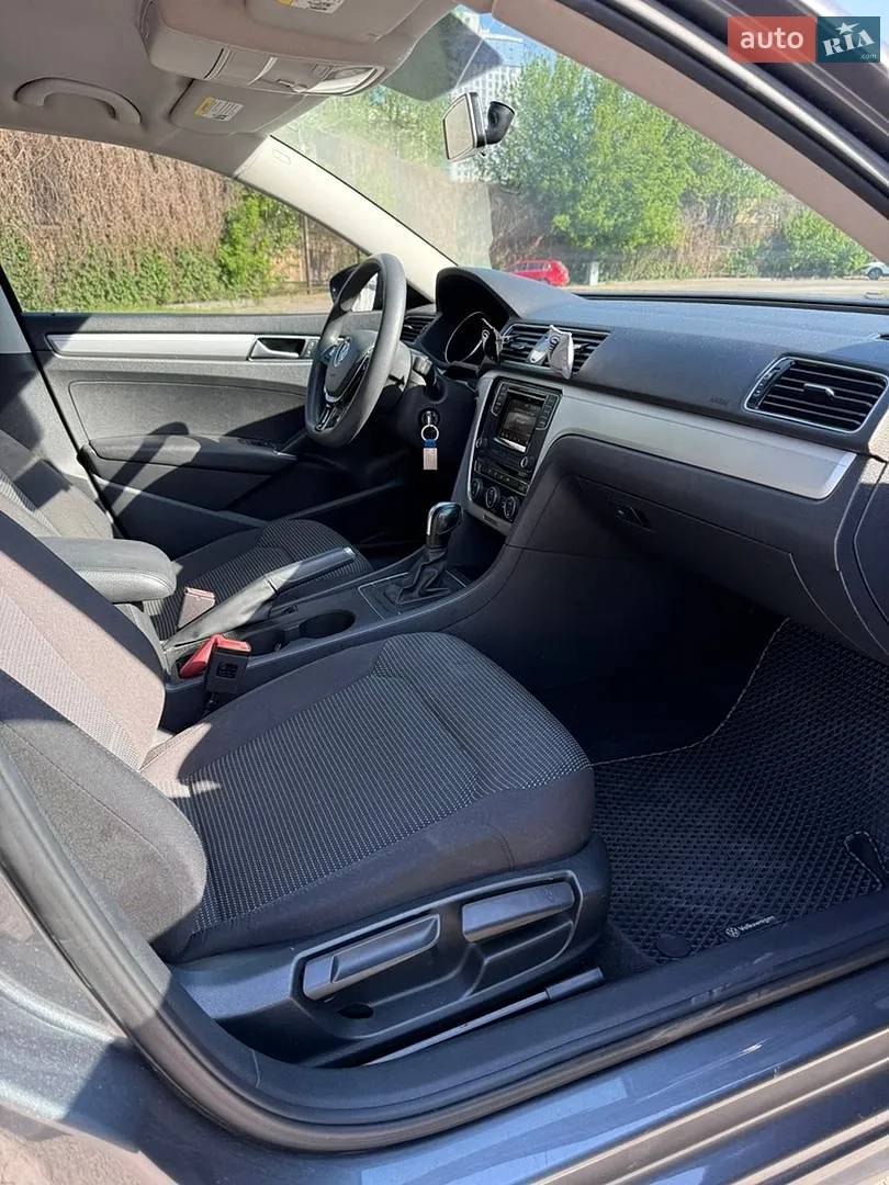 2016 Volkswagen Passat - мініатюра 21