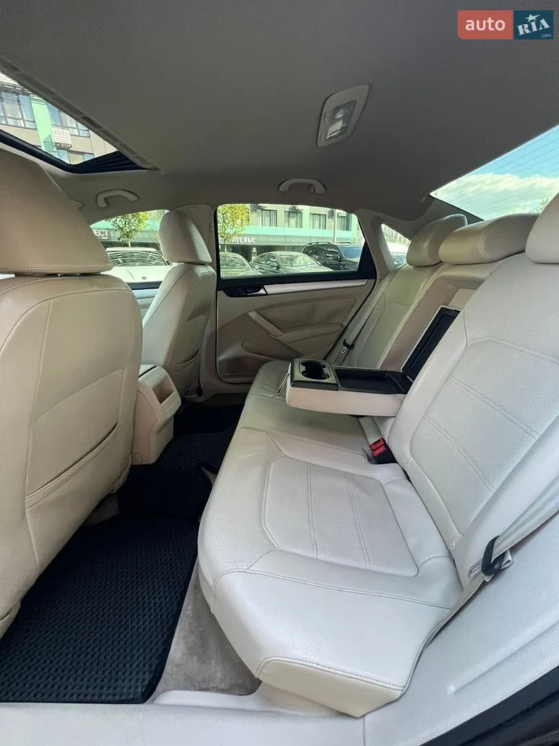 2012 Volkswagen Passat - мініатюра 9