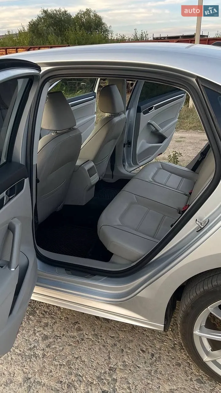 2017 Volkswagen Passat - мініатюра 18