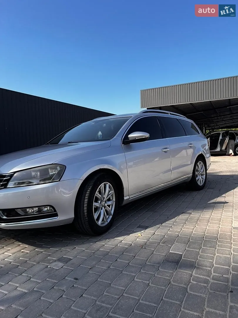 2011 Volkswagen Passat - мініатюра 2