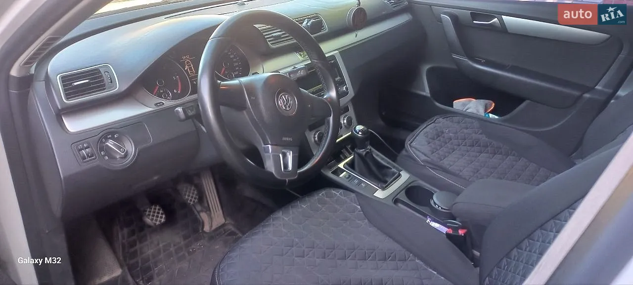 2013 Volkswagen Passat - мініатюра 2