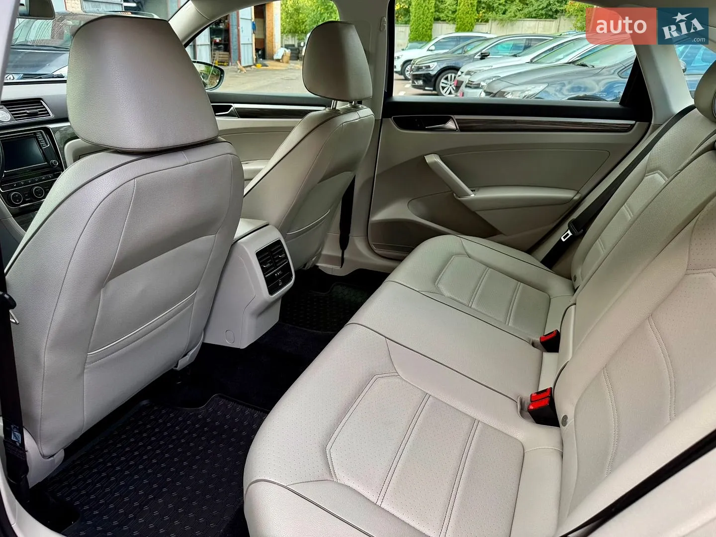 2017 Volkswagen Passat - мініатюра 25