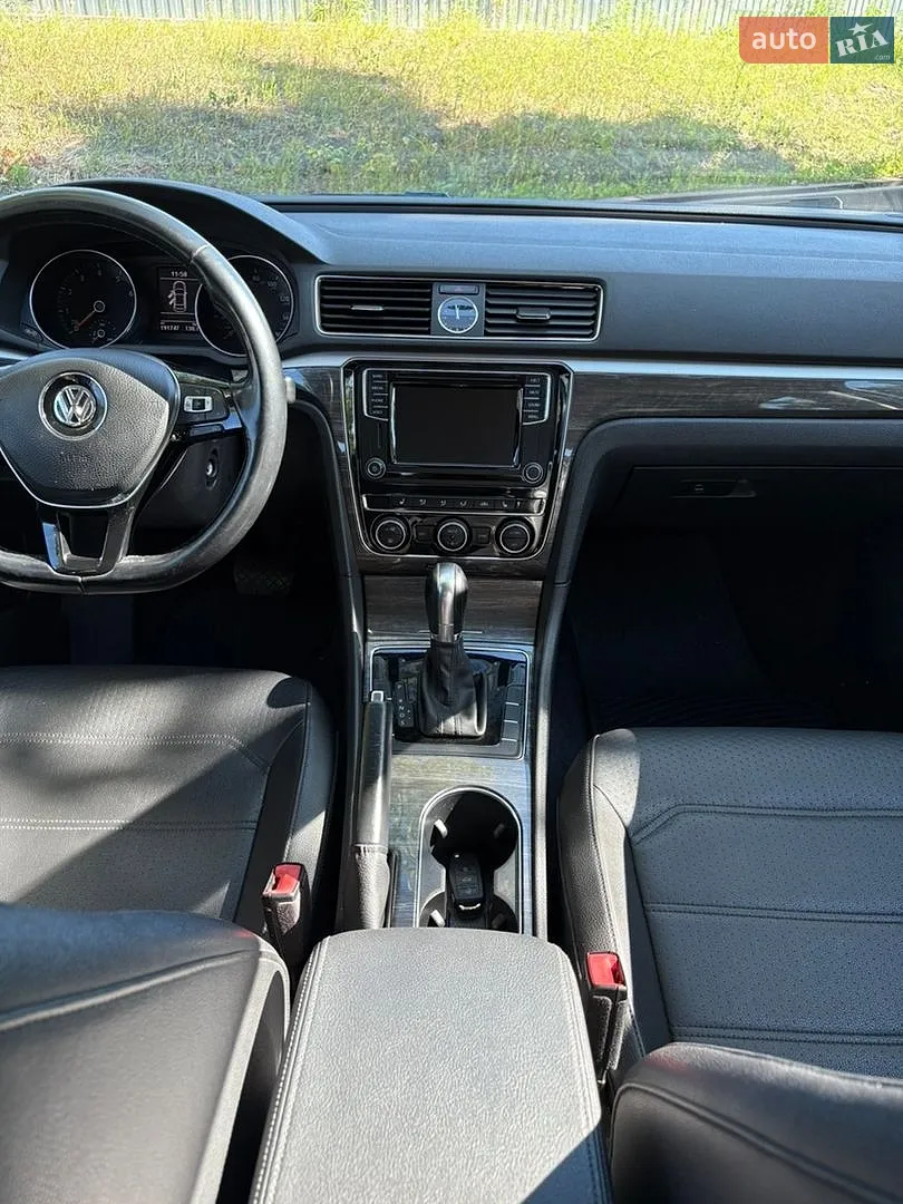 2016 Volkswagen Passat - мініатюра 11