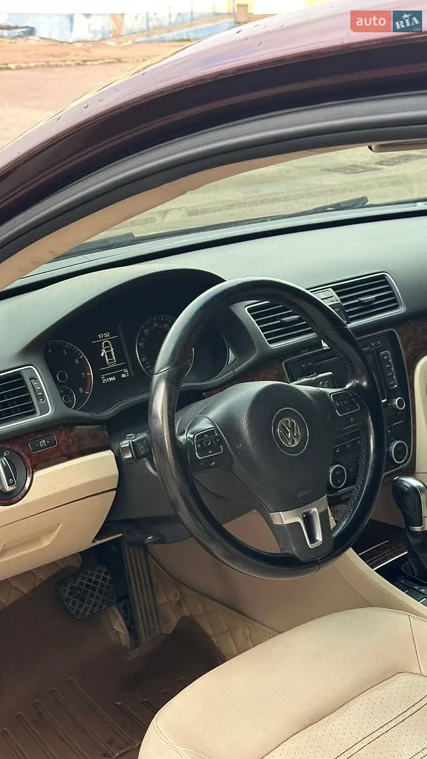 2011 Volkswagen Passat - мініатюра 9