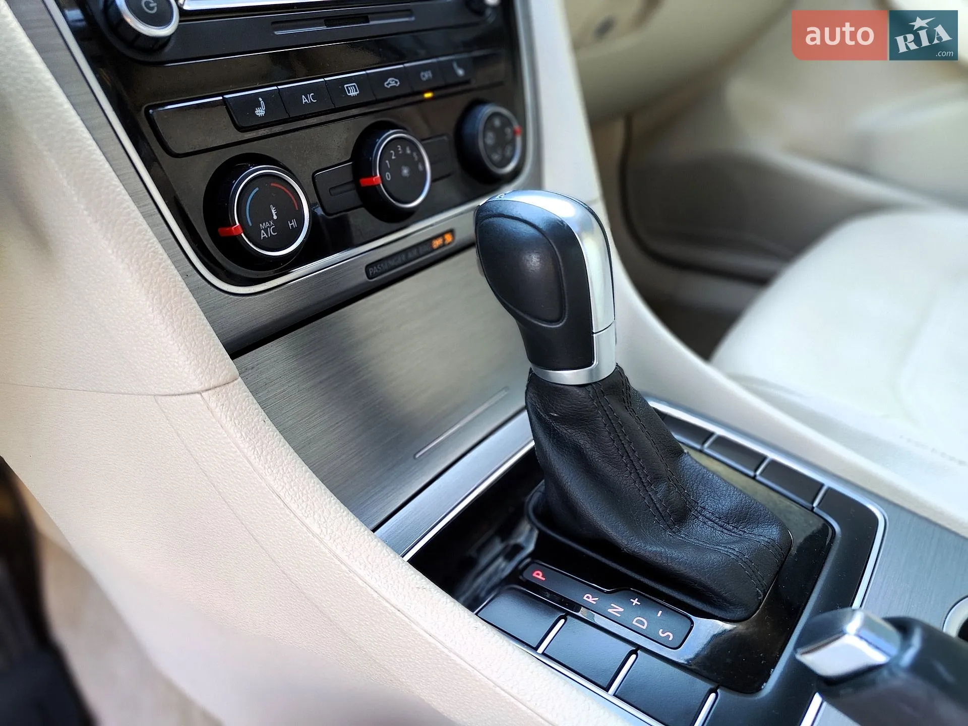 2014 Volkswagen Passat - мініатюра 41