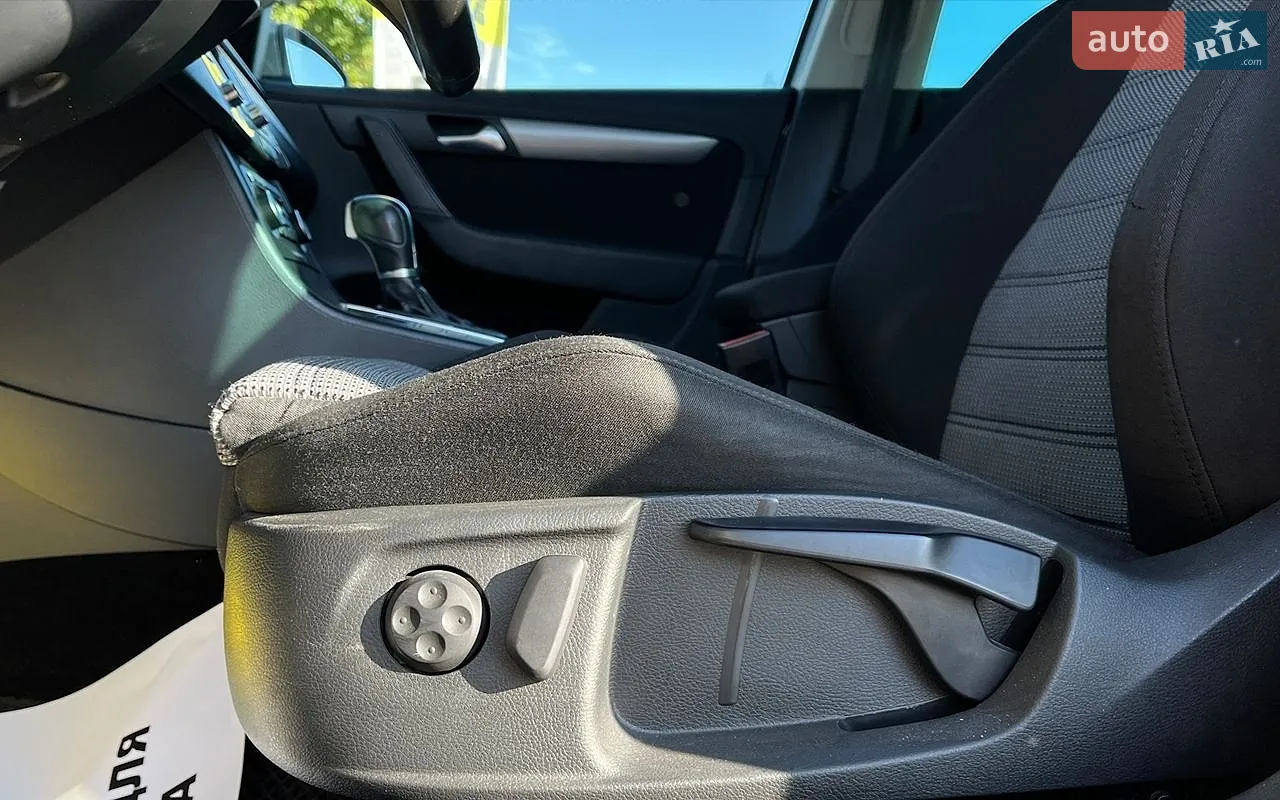 2012 Volkswagen Passat - мініатюра 10