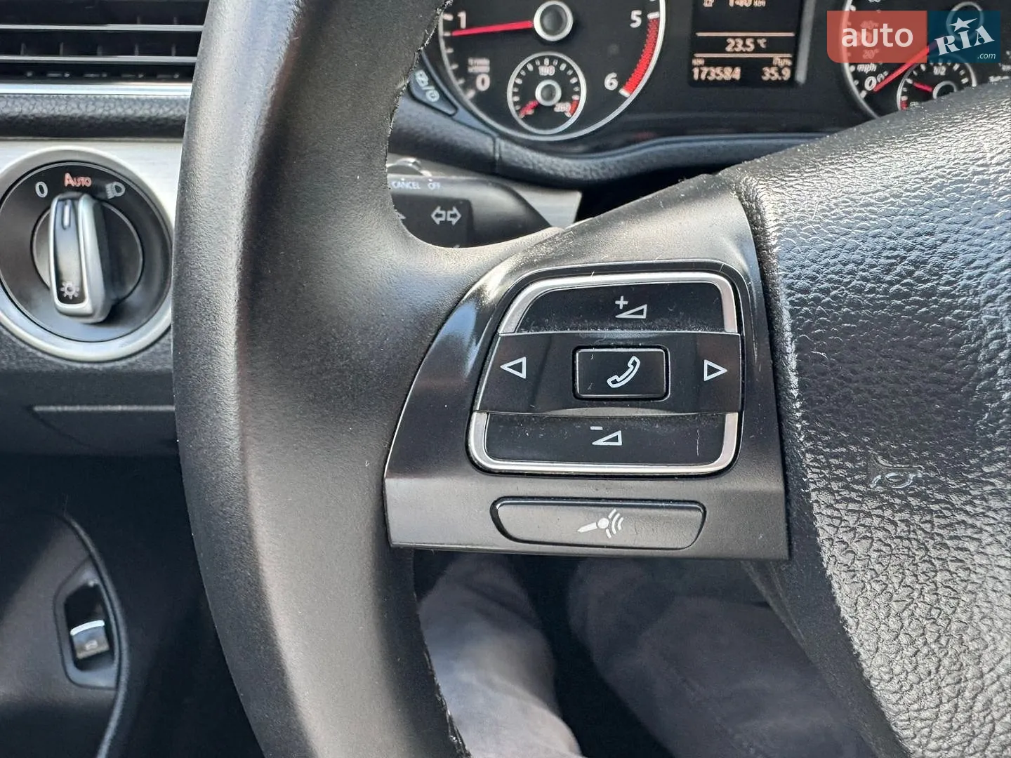 2014 Volkswagen Passat - мініатюра 24