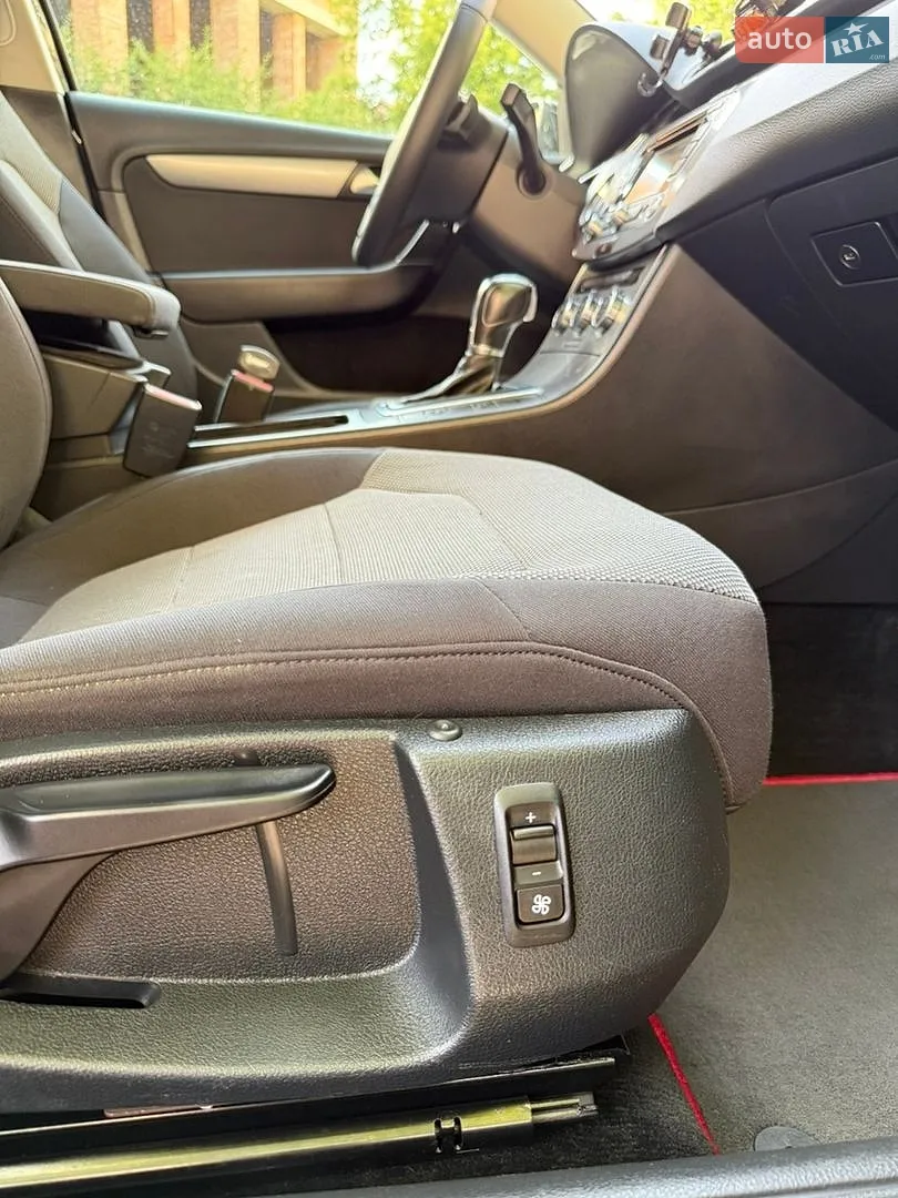 2011 Volkswagen Passat - мініатюра 36