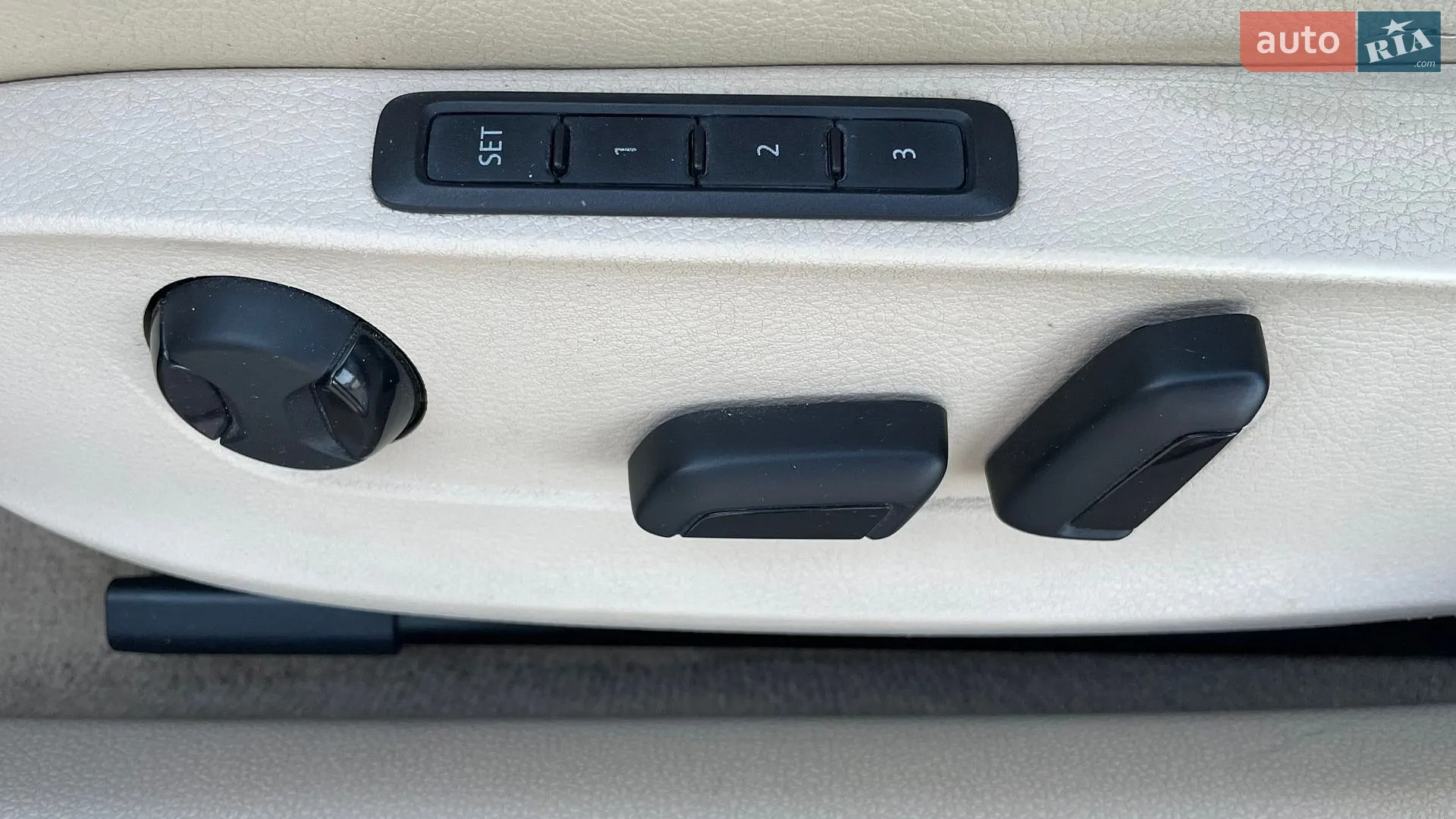 2013 Volkswagen Passat - мініатюра 31