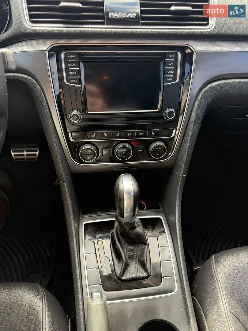 2017 Volkswagen Passat - мініатюра 22
