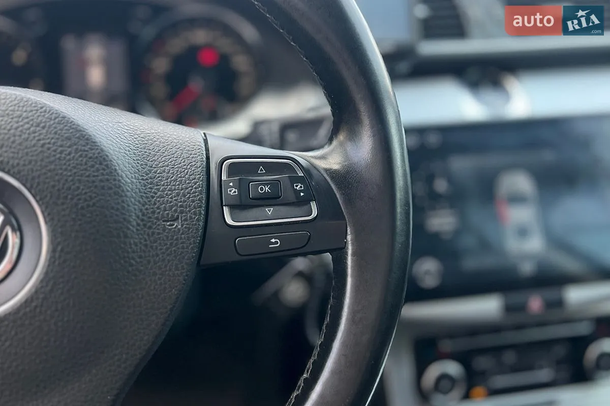 2011 Volkswagen Passat - мініатюра 16