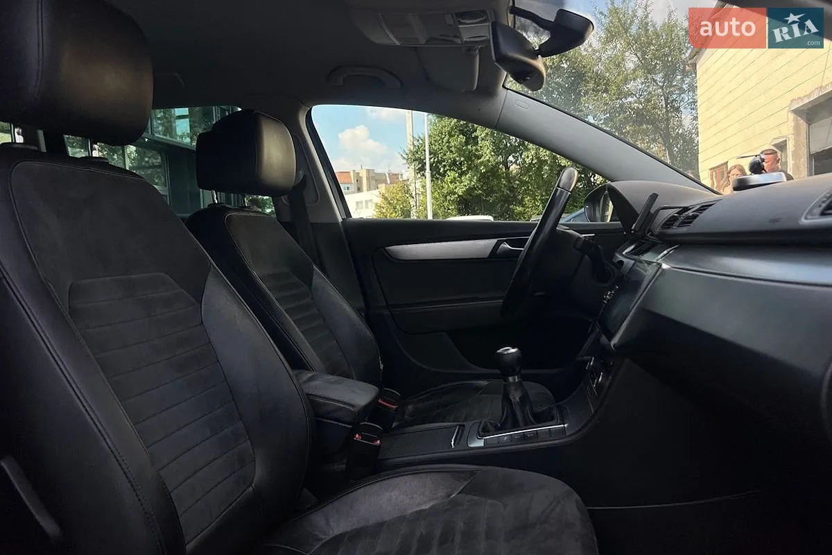 2011 Volkswagen Passat - мініатюра 22