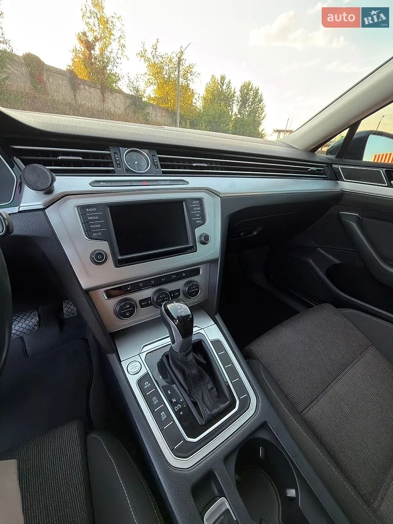 2015 Volkswagen Passat - мініатюра 27