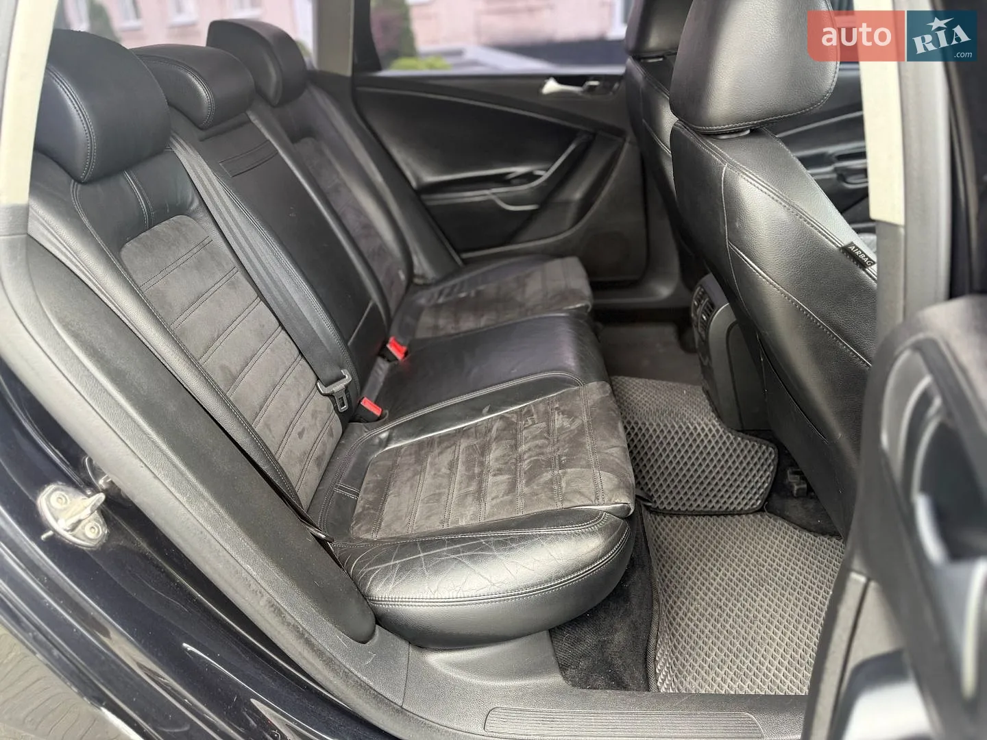 2010 Volkswagen Passat - мініатюра 11