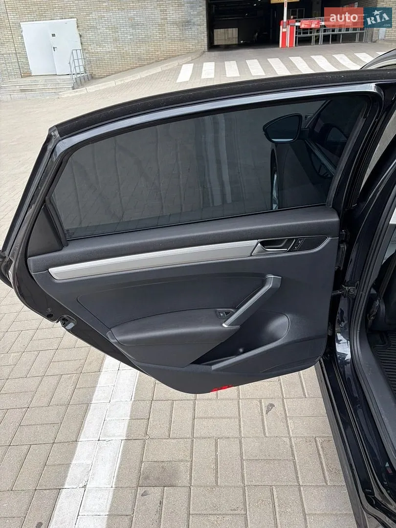 2016 Volkswagen Passat - мініатюра 31