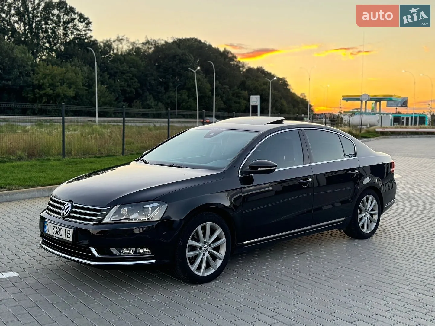 2012 Volkswagen Passat - мініатюра 3