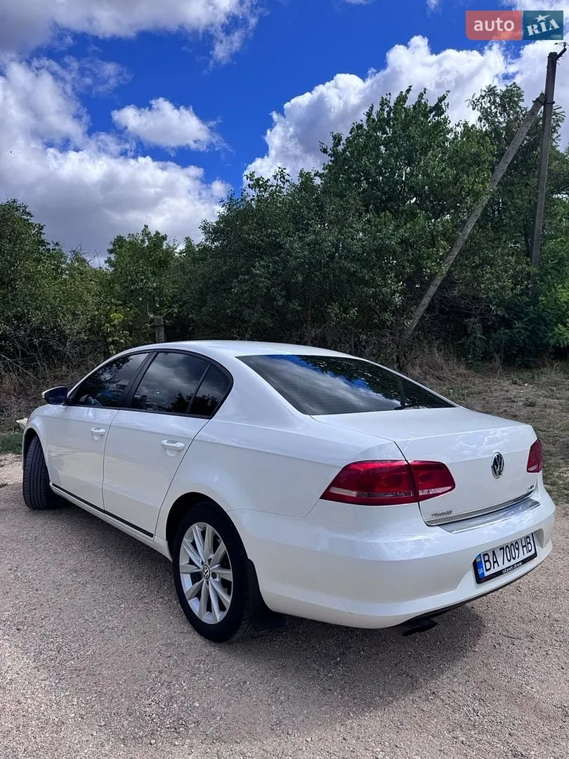 2012 Volkswagen Passat - мініатюра 6