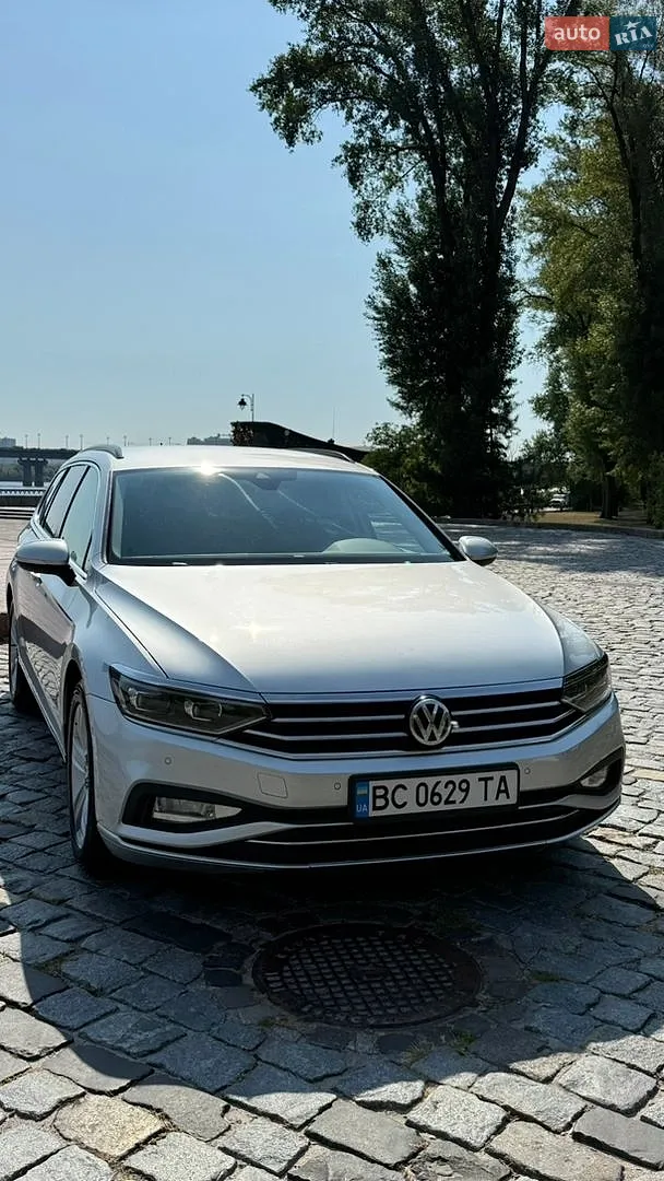 2019 Volkswagen Passat - фото 1