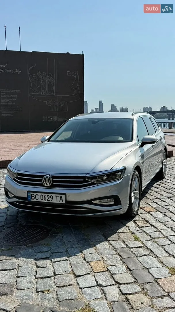 2019 Volkswagen Passat - мініатюра 3