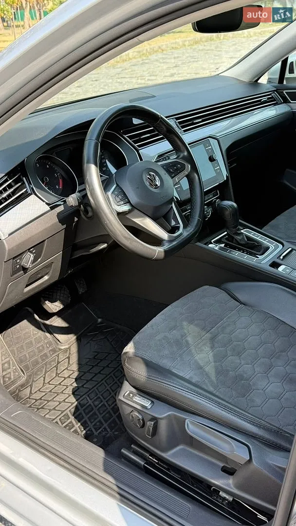 2019 Volkswagen Passat - мініатюра 9