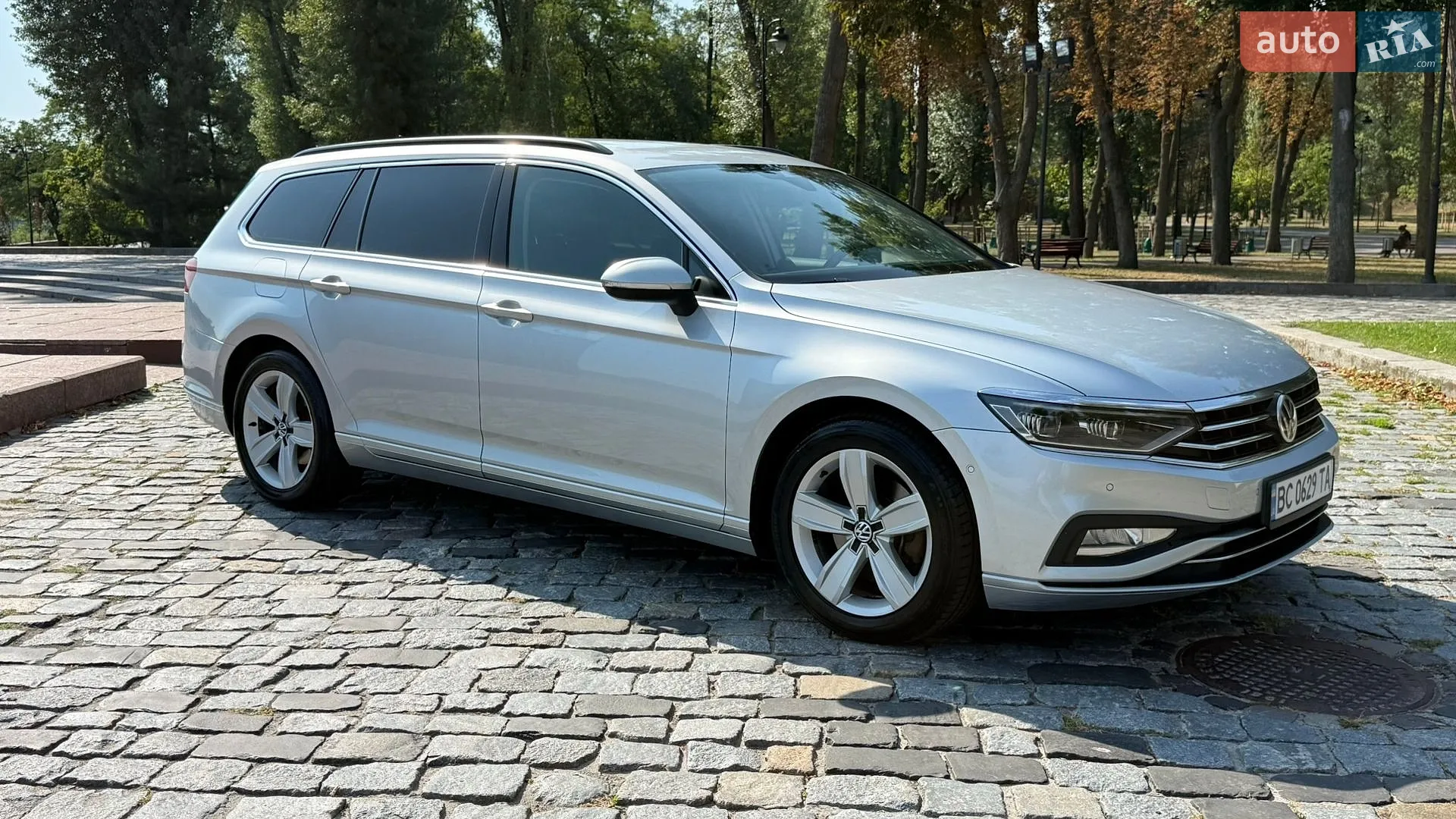 2019 Volkswagen Passat - мініатюра 2