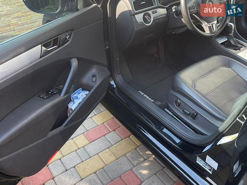 Седан Volkswagen Passat 2011 в Прилуках