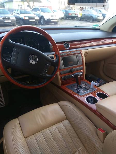 Седан Volkswagen Phaeton 2004 в Полтаве