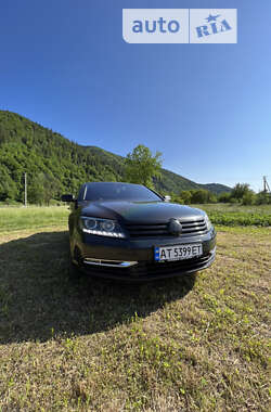 Седан Volkswagen Phaeton 2010 в Ивано-Франковске