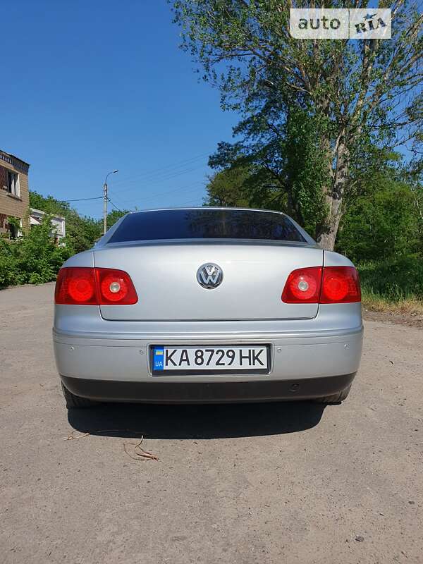Седан Volkswagen Phaeton 2004 в Ромнах