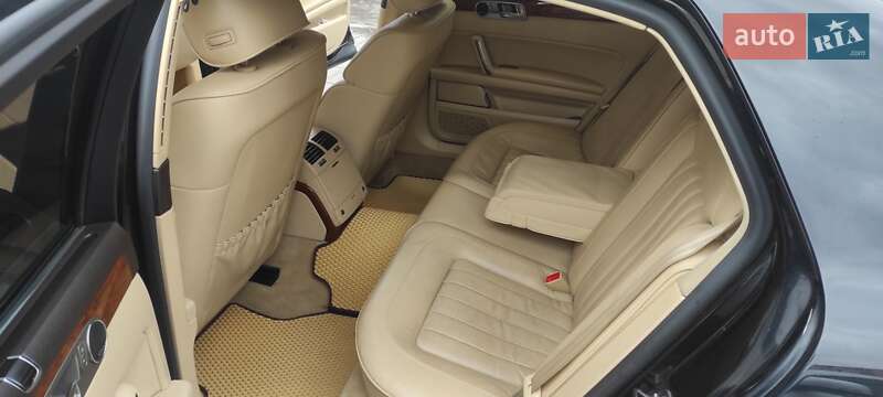 Седан Volkswagen Phaeton 2011 в Ровно
