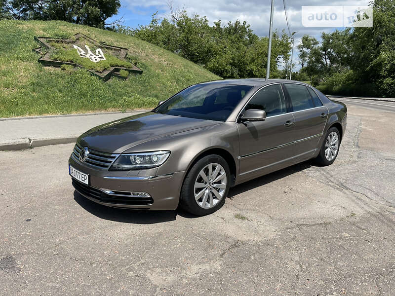 Седан Volkswagen Phaeton 2014 в Кропивницькому