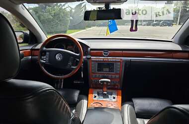 Седан Volkswagen Phaeton 2004 в Измаиле