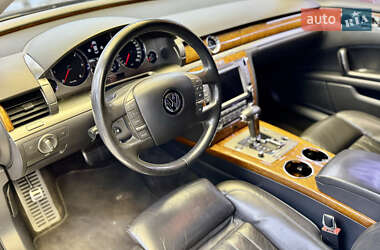 Седан Volkswagen Phaeton 2010 в Чернівцях