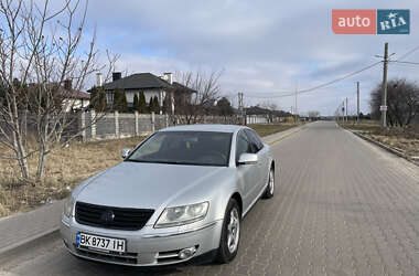 Седан Volkswagen Phaeton 2004 в Ровно