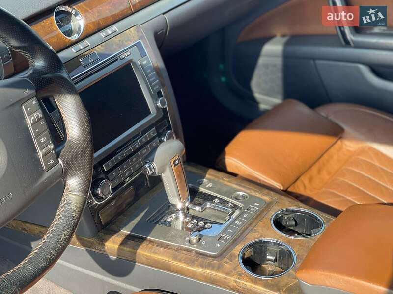 Седан Volkswagen Phaeton 2009 в Ужгороде