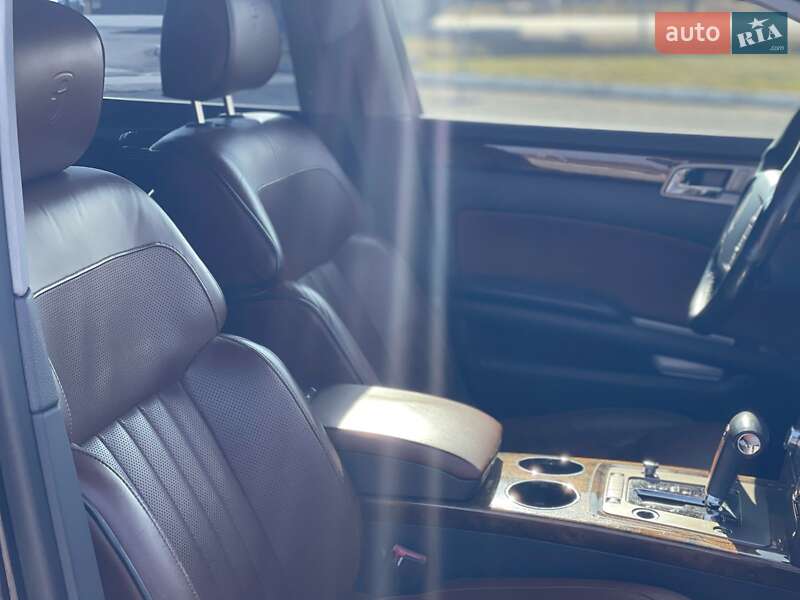 Седан Volkswagen Phaeton 2009 в Ужгороде