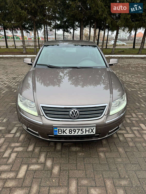 Седан Volkswagen Phaeton 2008 в Рівному