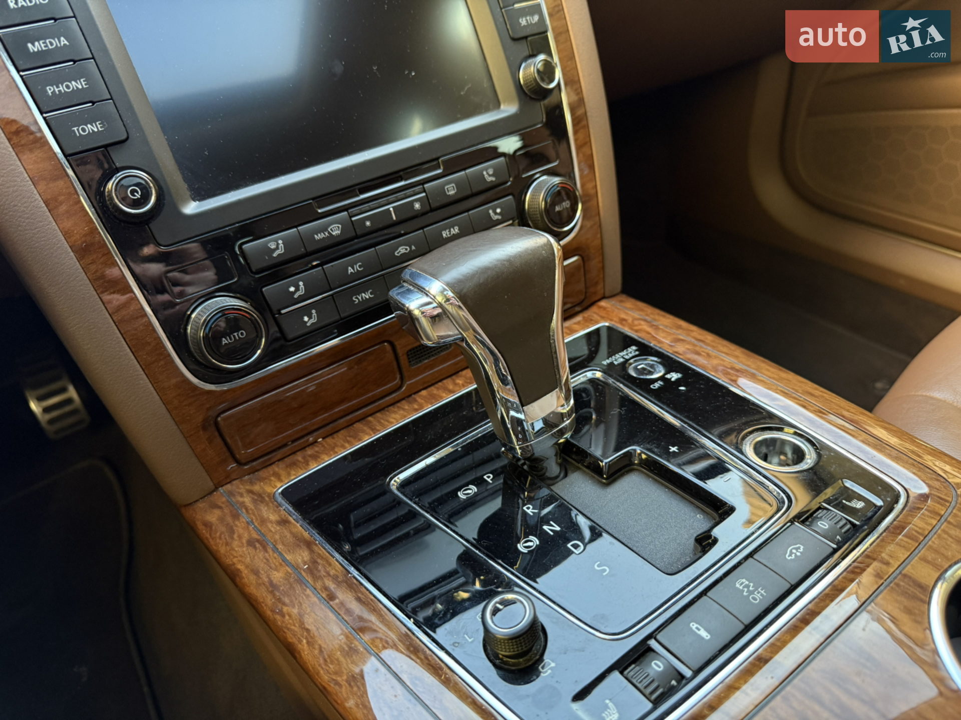 2015 Volkswagen Phaeton - мініатюра 18