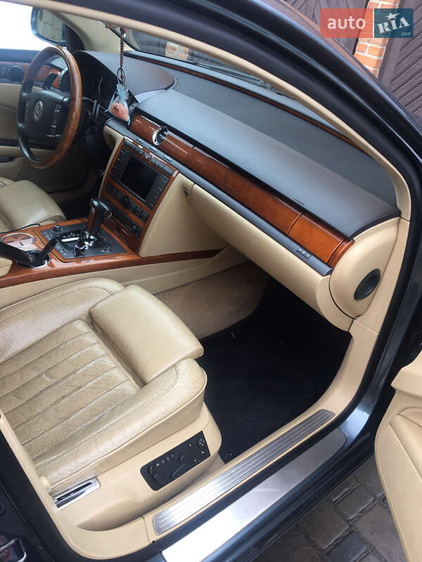 Седан Volkswagen Phaeton 2005 в Луцке