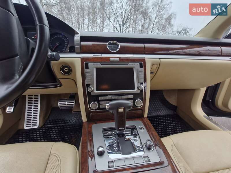 Седан Volkswagen Phaeton 2011 в Житомирі