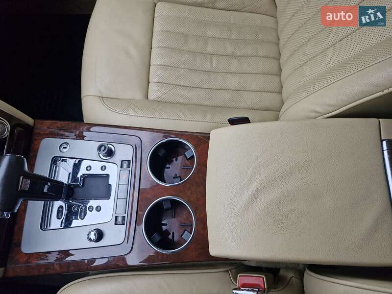 Седан Volkswagen Phaeton 2011 в Житомирі