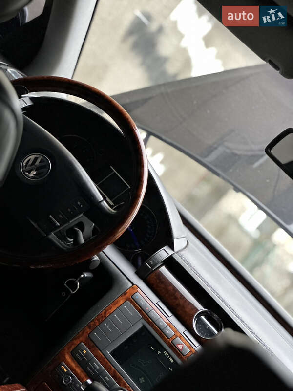 Седан Volkswagen Phaeton 2006 в Луцьку